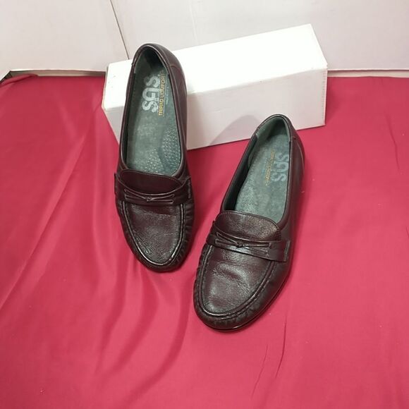 SAS Woman's SZ 7.5 WW Burgundy Leather Loafer Moccasin Tripad Comfort . - Picture 7 of 9